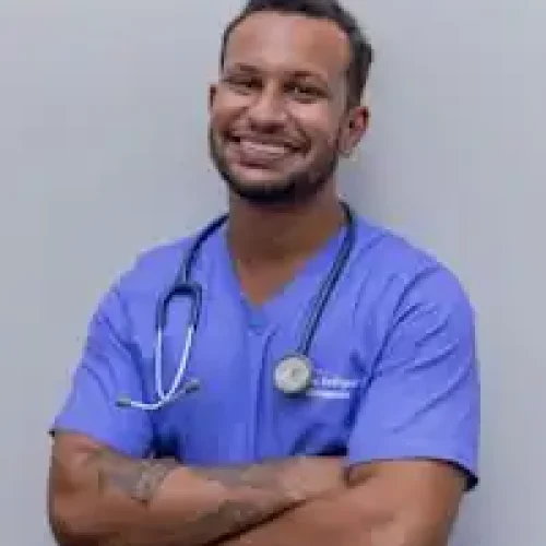 photo-1622253692010-333f2da6031d